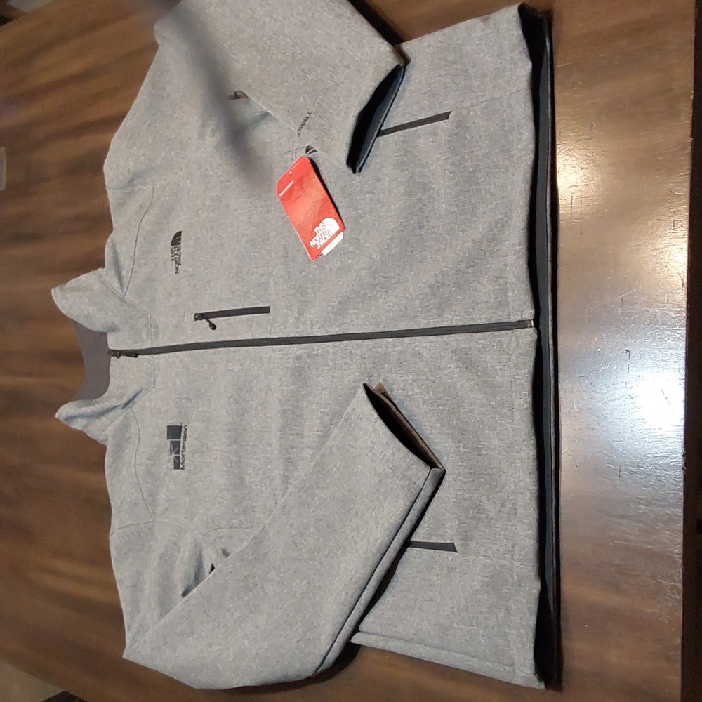 Men's NWT The North Face jacket XL/TG $55.00 # 322